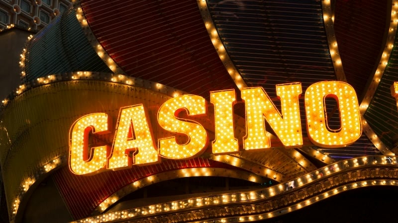 Clear Differences Between Casino Live Dealer & Virtual Casino