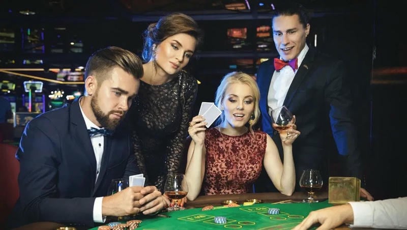 Set limits: Bet 1–2% of bankroll to play longer and smarter