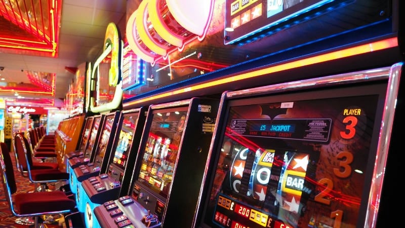 A quick guide for beginners to play slots easily.