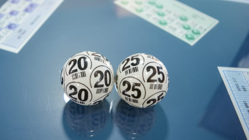 Use number clusters over streaks for smarter Keno picks