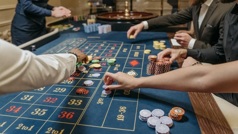 Learn 50 key betting terms to master online casino play