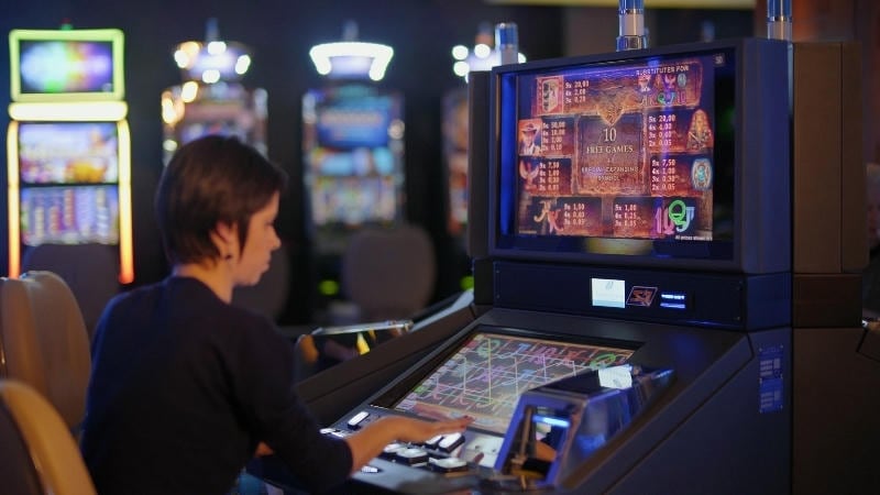 Understand Variance and Volatility to Win More at Slots